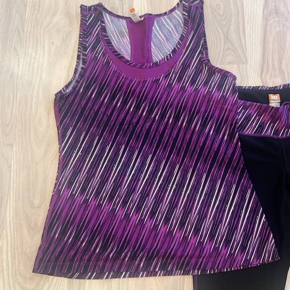 Lucy pants and top size M top and S pants - Picture 2 of 5